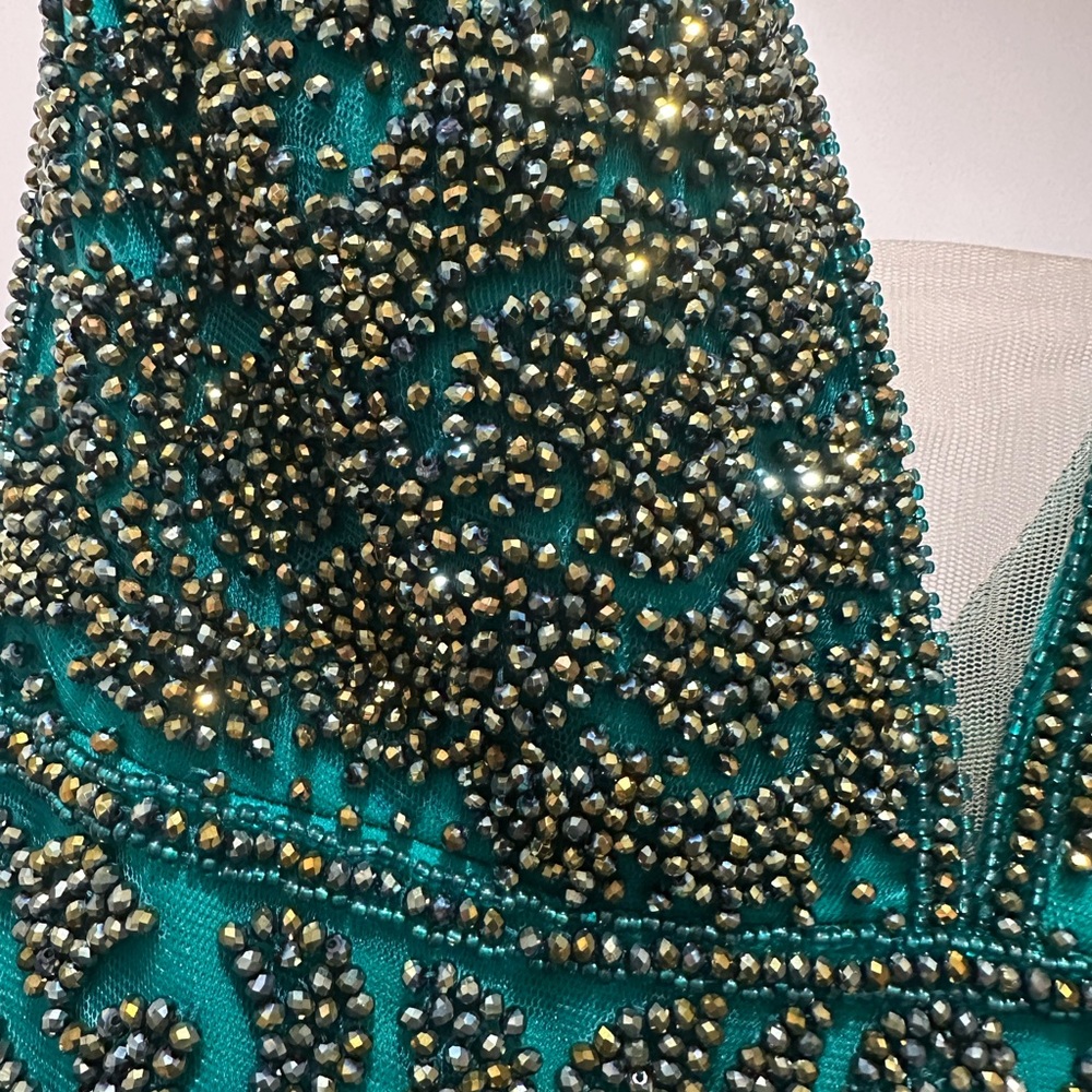 Vienna Prom Deep Aqua Sleeveless V-neck Plunge Gown - Picture 8 of 15